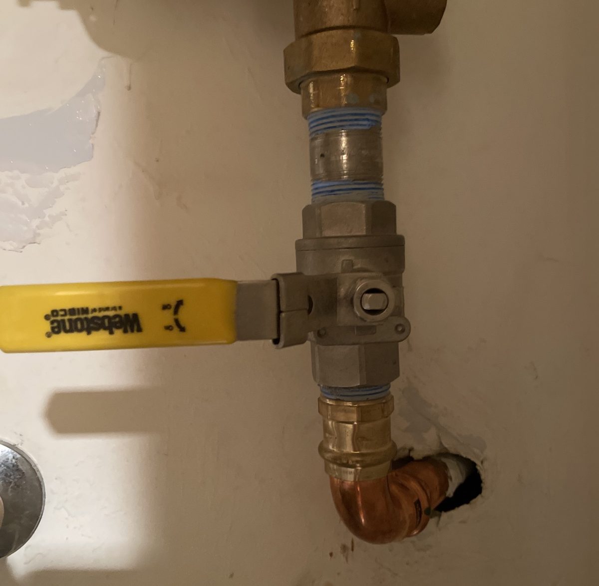 Good ball valve in OFF position